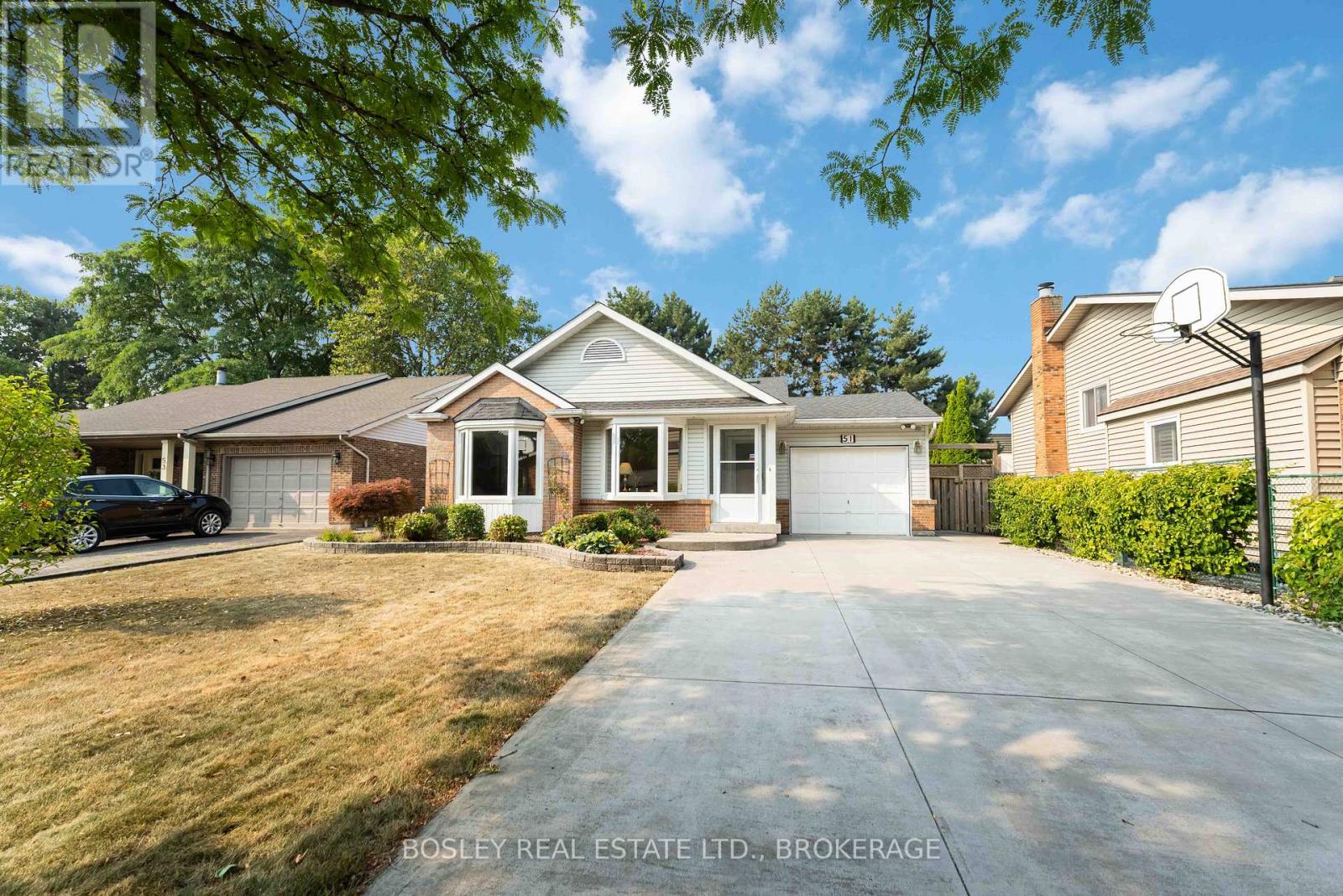 51 The Meadows St, St. Catharines Lakeport, ON L2N 7K9