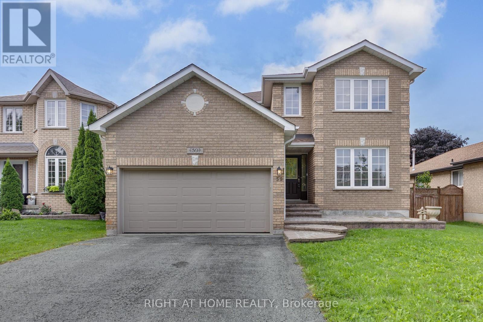 59 Kingsridge Rd, Barrie, ON L4N 8V2