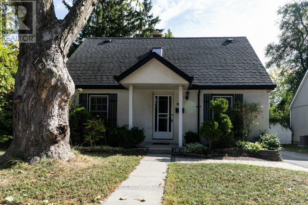 337 Palace Rd, Kingston, ON K7L 4T4