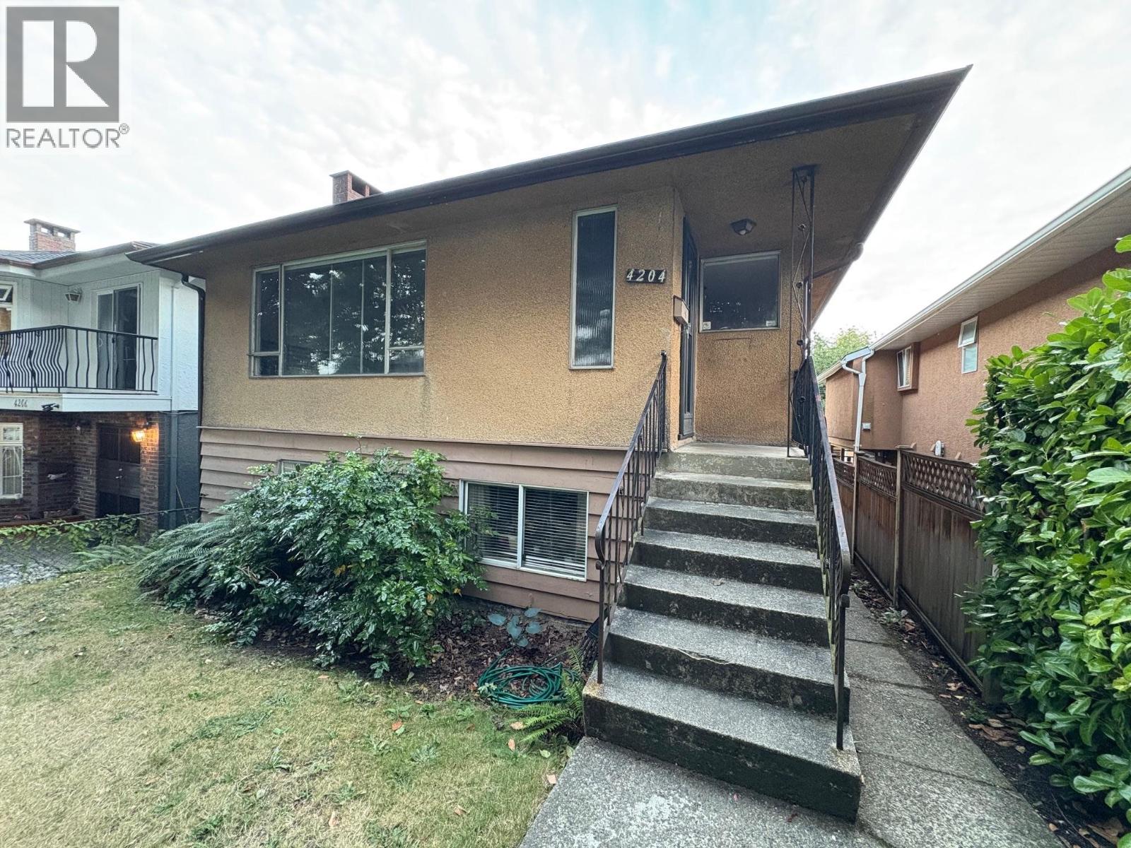 4204 Venables St, Burnaby, BC V5C 2Z9