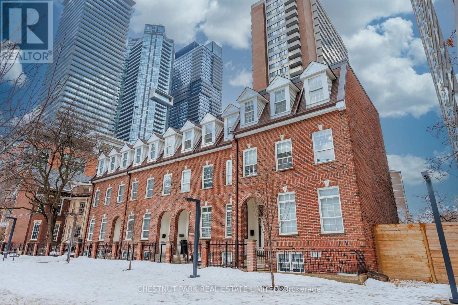 21 Isabella St, Toronto, ON M4Y 1M7