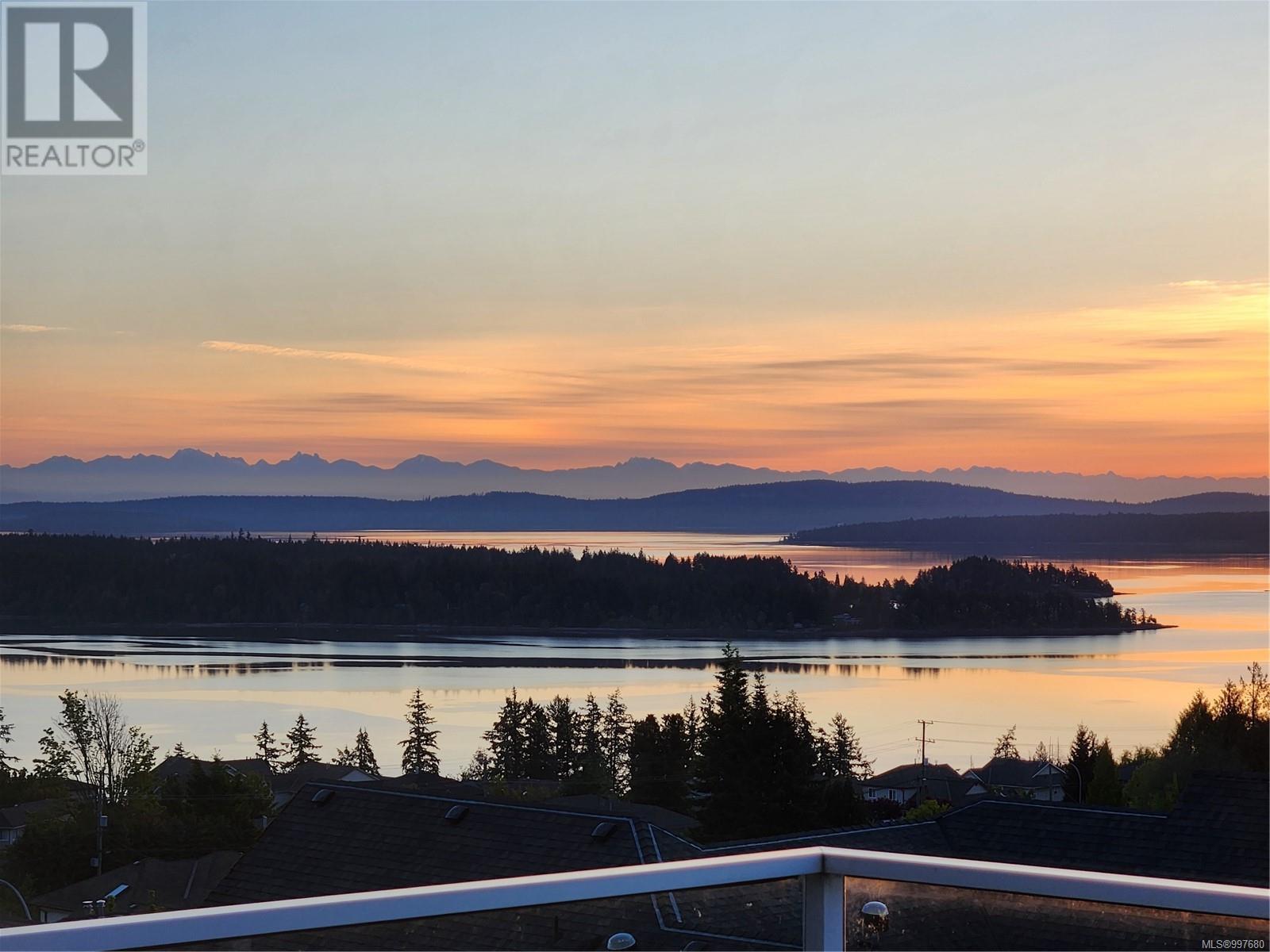 483 Hillview Ave, Ladysmith, BC V9G 1W2