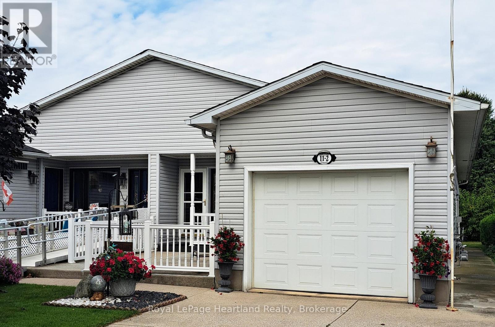 11 Stewart St #-2, Strathroy-caradoc Se, ON N7G 1A1