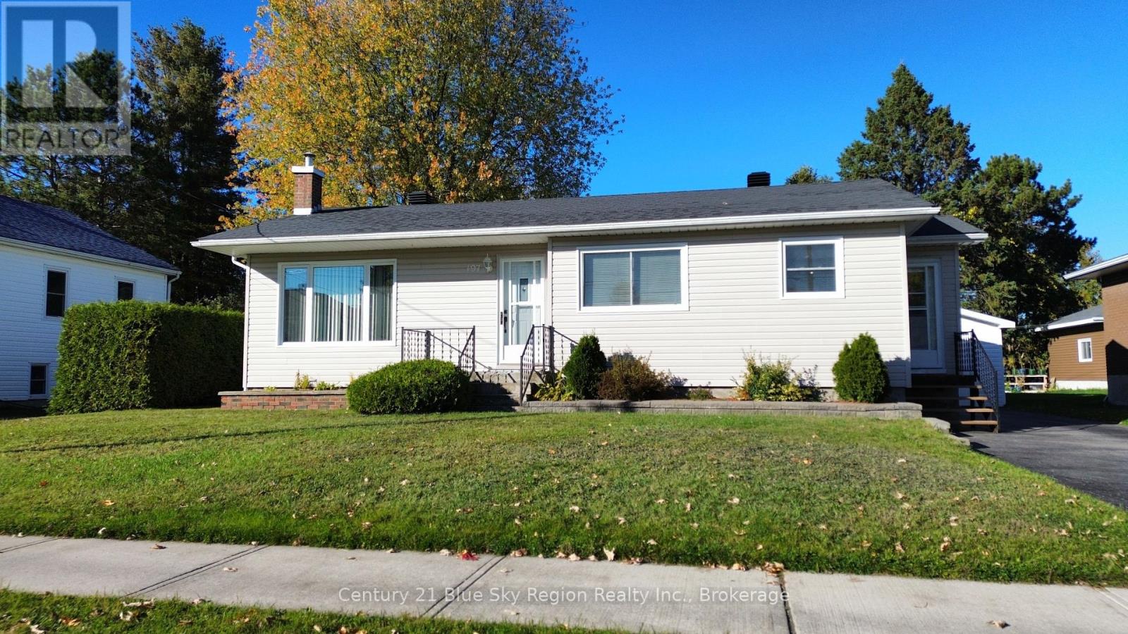 197 Salter St, West Nipissing Sturgeon Falls, ON P2B 3B5