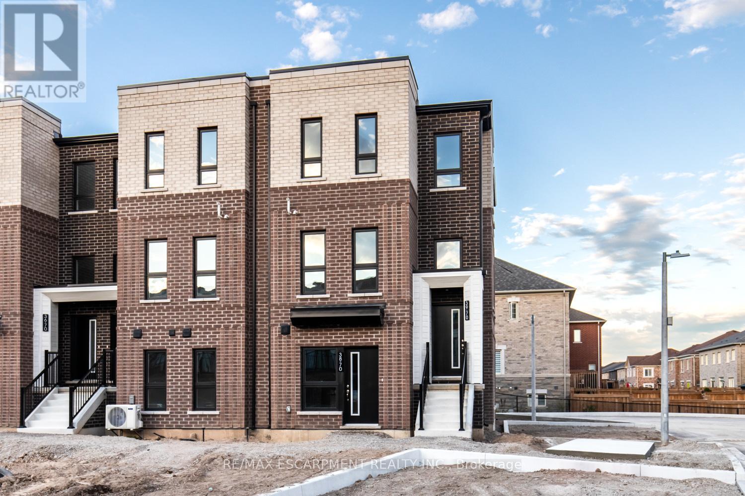 39 70 Kenesky Dr, Hamilton, ON L8B 1Y5