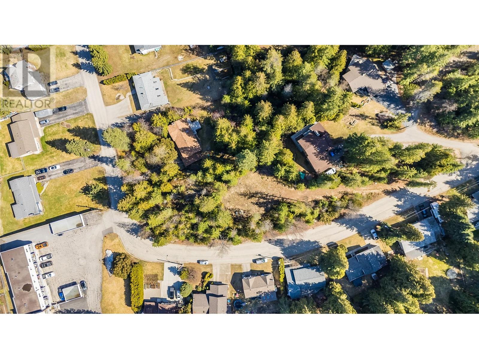 1428 Meadowbrook Dr, Castlegar, BC V1N 3L9