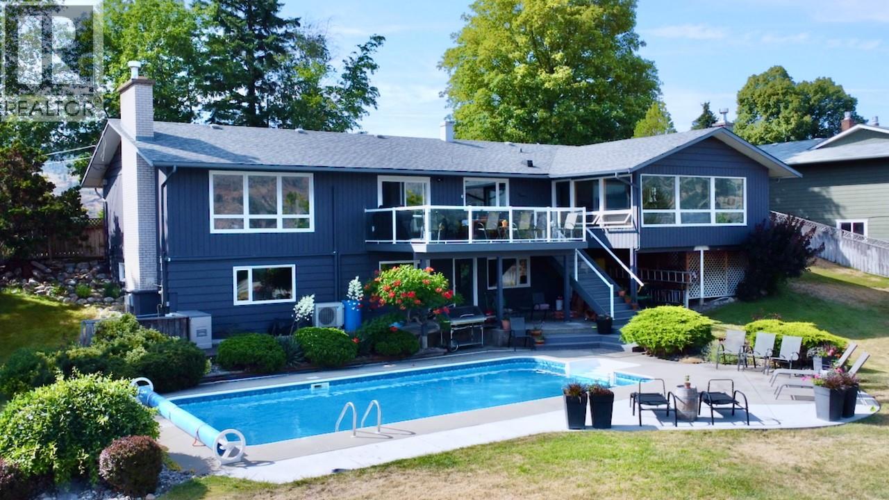 5622 Yarrow St, Oliver, BC V0H 1T9