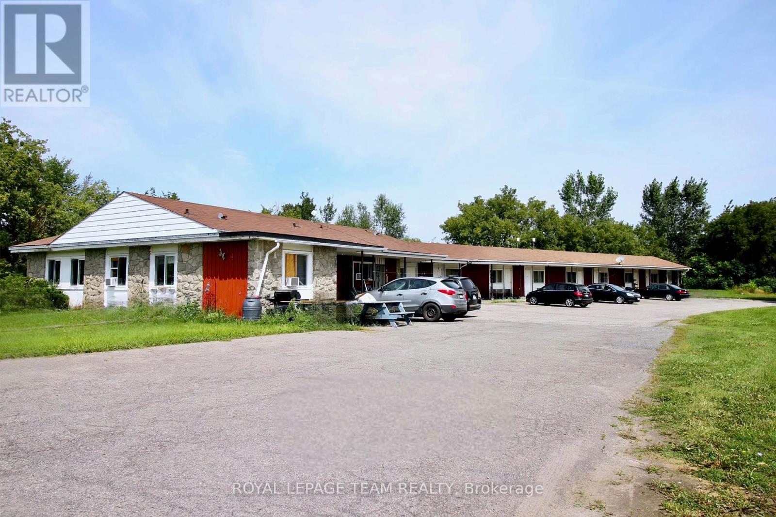 6637 Bank St, Ottawa, ON K0A 2P0