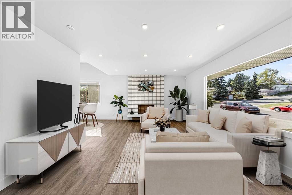 4828 Nelson Rd NW, Calgary, AB T2K 2L9