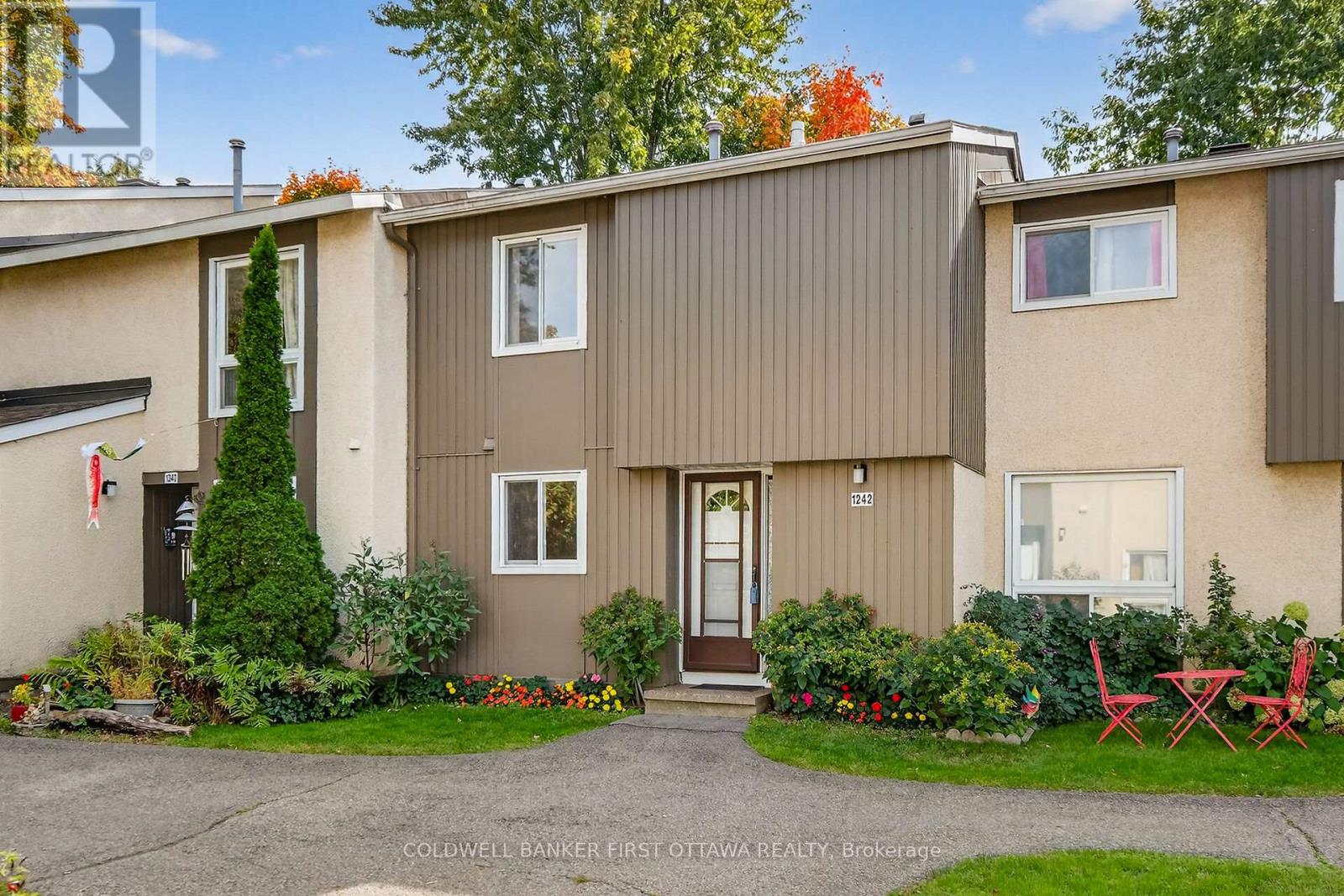 1242 1242 Lassiter Ter W, Ottawa, ON K1J 8N1