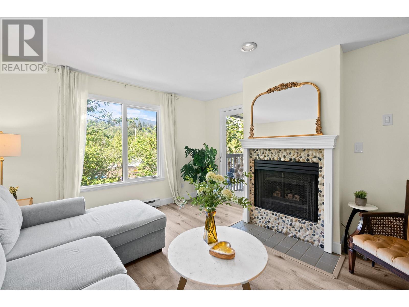 1528 Bowser Avenue Unit 204, North Vancouver, BC V7P 2Y3