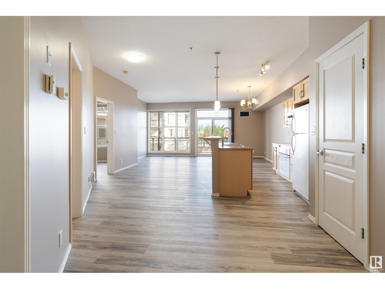 4831 104a Street Northwest #231, Edmonton, AB T6H 0R5