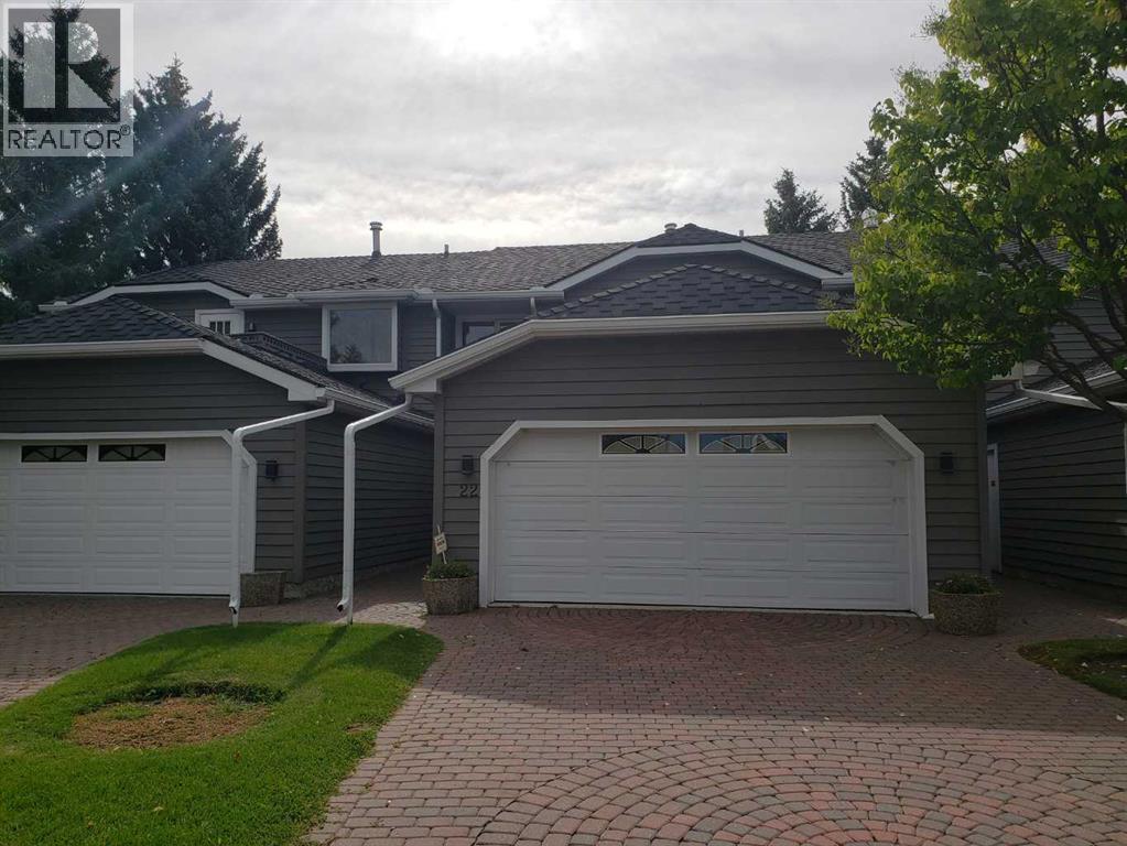 22 Wood Cres SW, Calgary, AB T2W 4B6