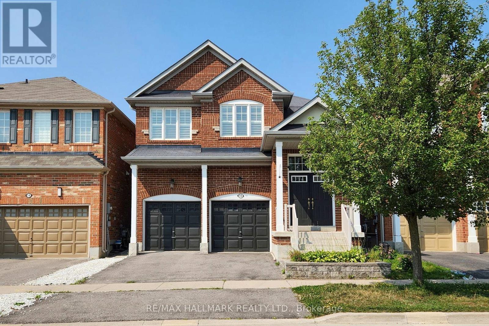 10 Chambersburg Way, Whitchurch-Stouffville, ON L4A 0P3