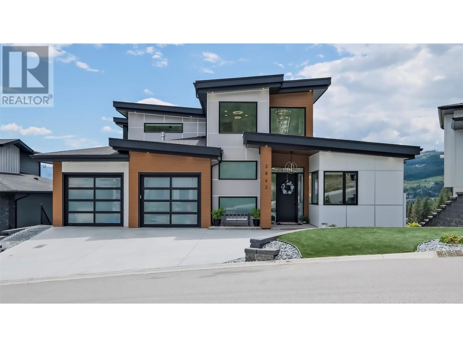 2863 Copper Ridge Dr, West Kelowna, BC V4T 0E7