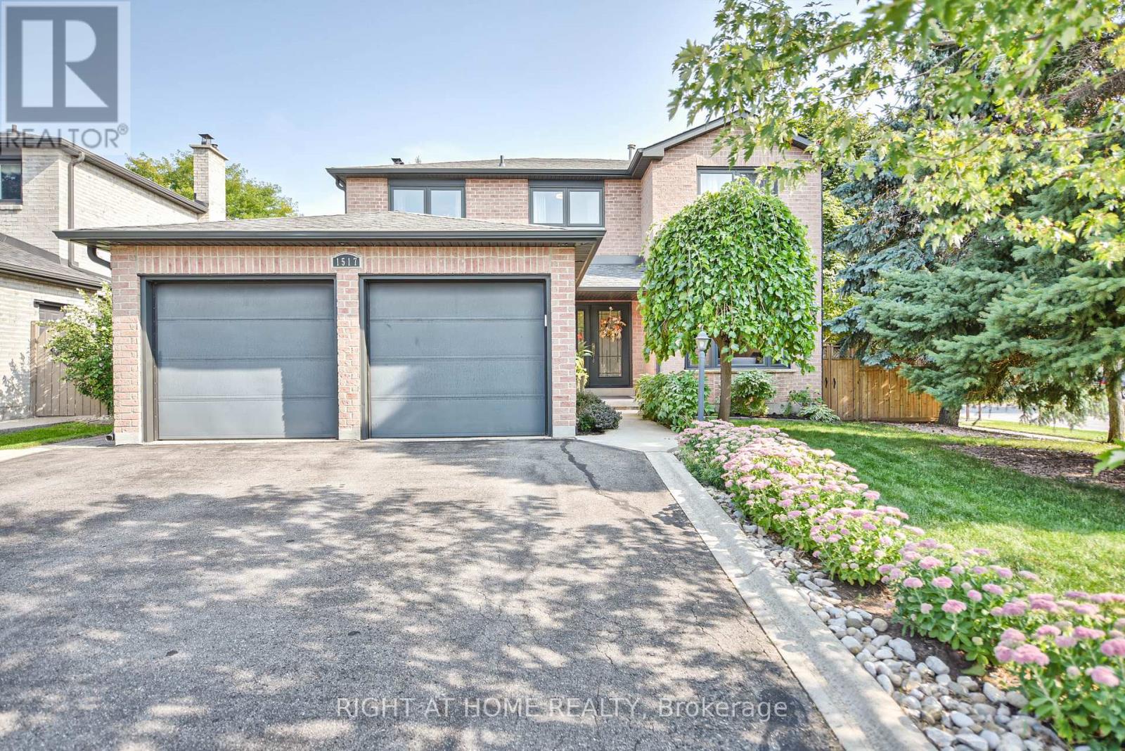 1517 Queensbury Cres, Oakville, ON L6H 4G6