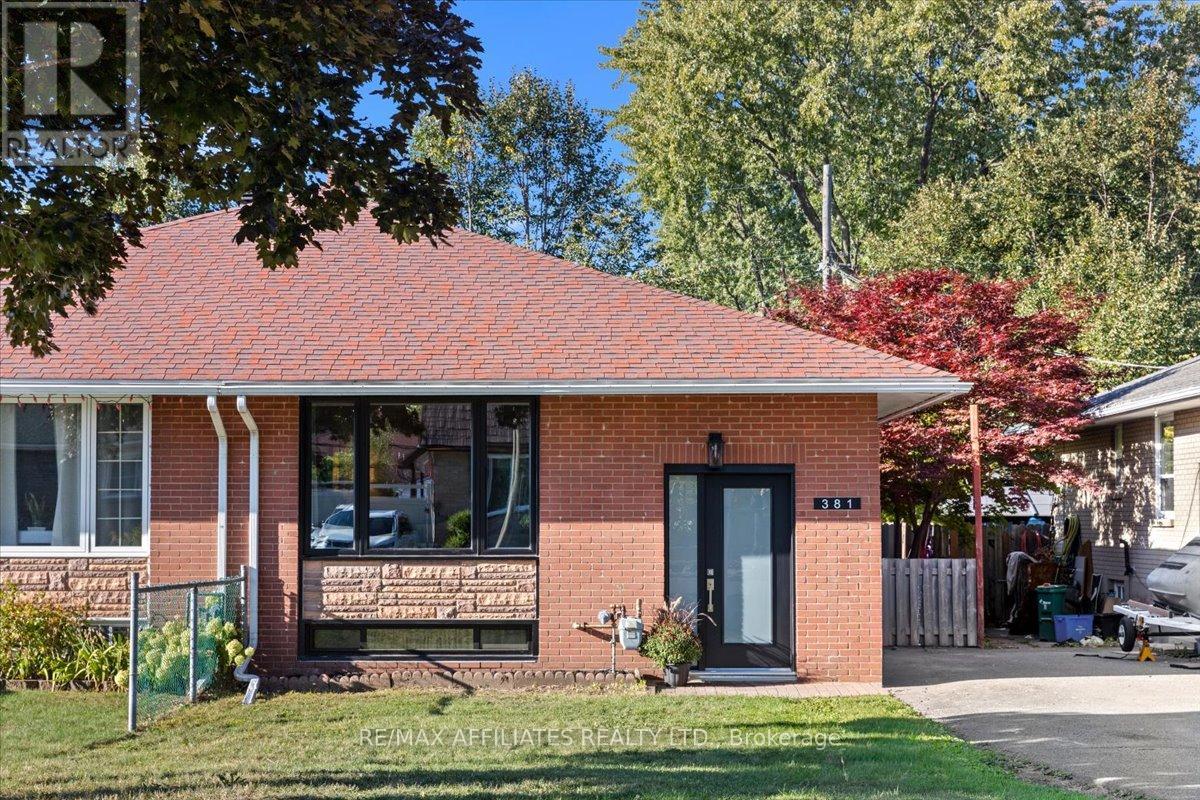 381 Spartan Ave, Ottawa, ON K1K 1J6