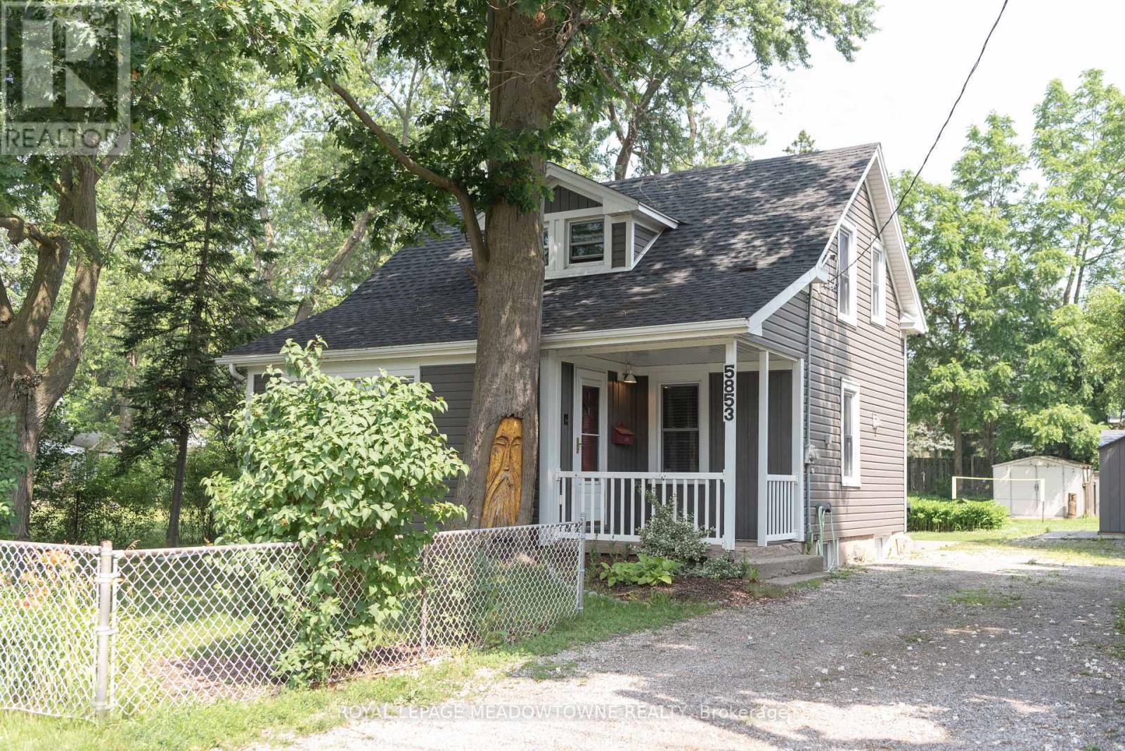 5853 Mcleod Rd, Niagara Falls, ON L2G 3E5