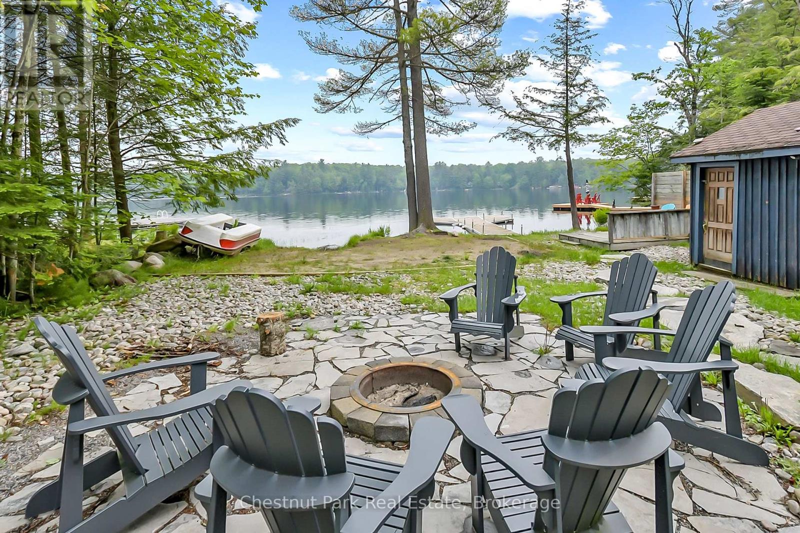 1002 Leech Lake Point Rd, Bracebridge, ON P1L 1X3