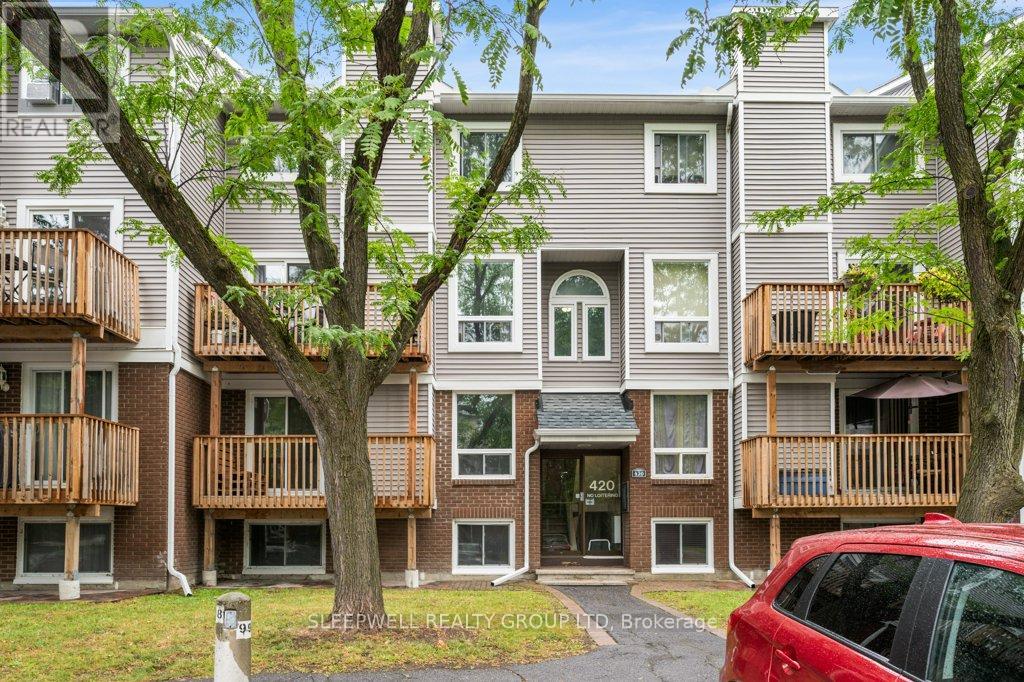 7 420 Fenerty Ct, Ottawa, ON K2L 3A9