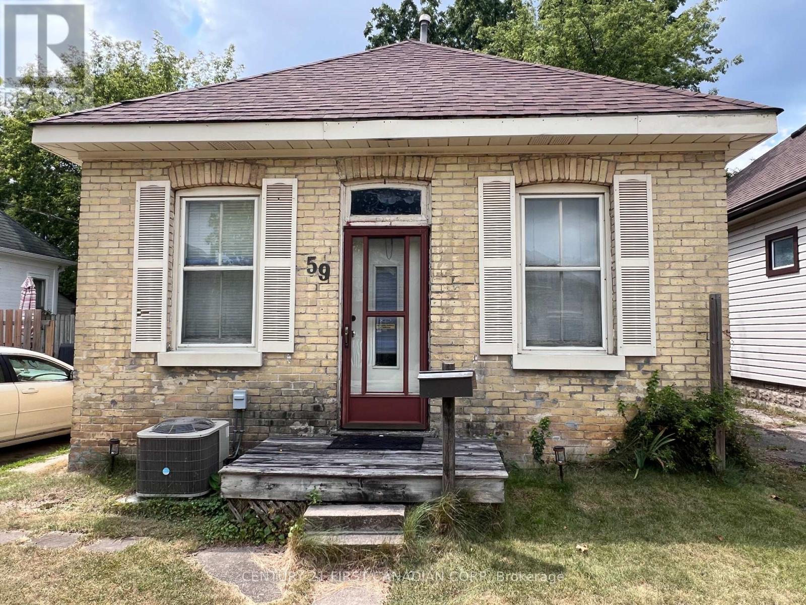 59 Hydro St, London, ON N5Z 2H5