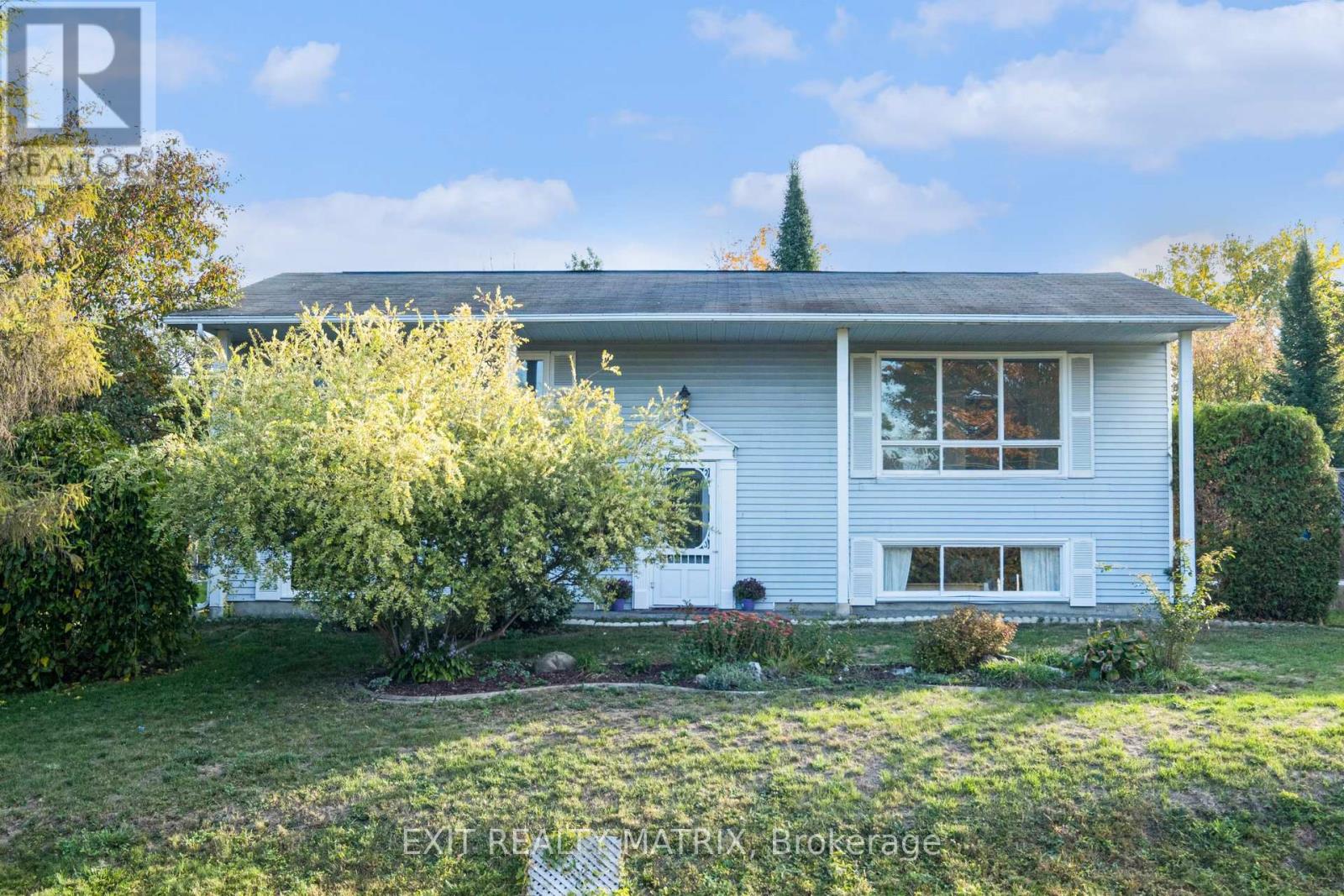 3333 White Spruce St, Ottawa, ON K0A 2W0