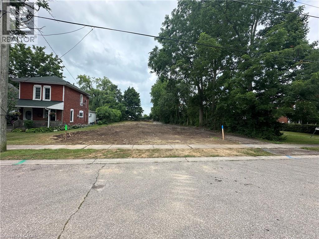 49 Ellis St, Norfolk County, ON N0E 1M0