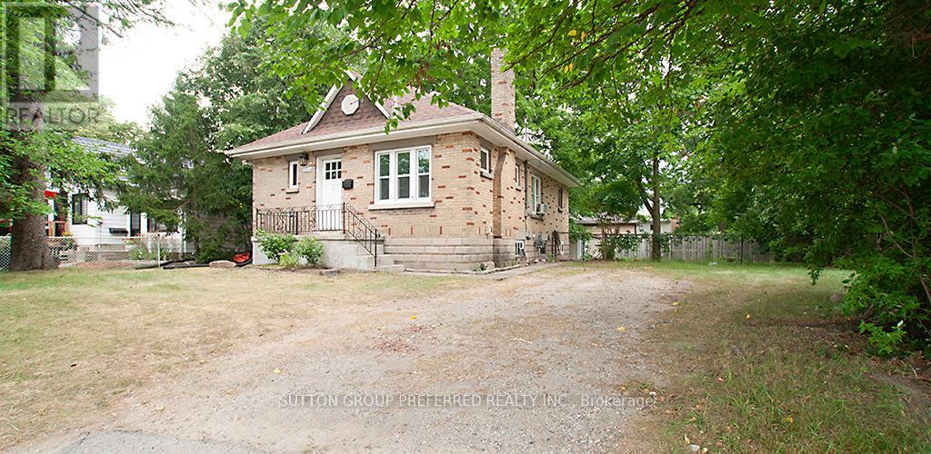 415 Springbank Dr, London South South D, ON N6J 1G7