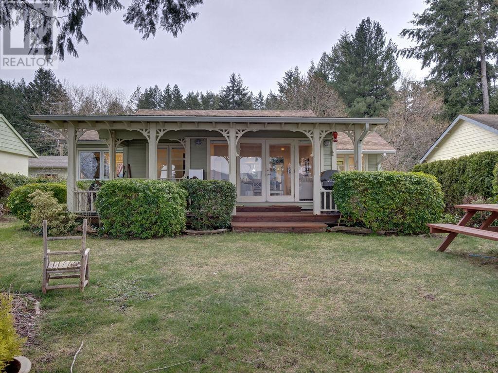 6005 Sechelt Inlet Rd, Sechelt, BC V7Z 0G1