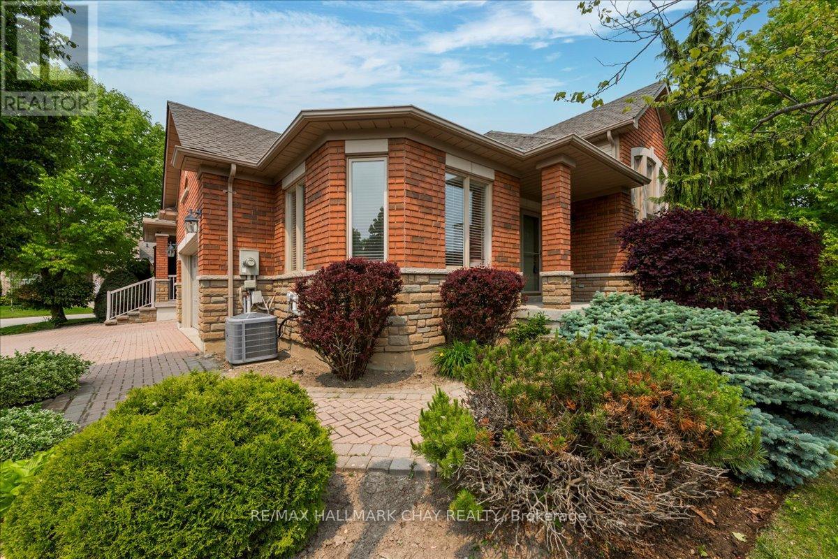 17 Artisan Ln, New Tecumseth, ON L9R 2E9