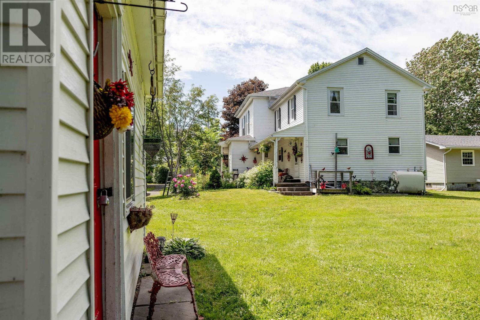 58 Victoria St, Antigonish, NS B2G 1X3
