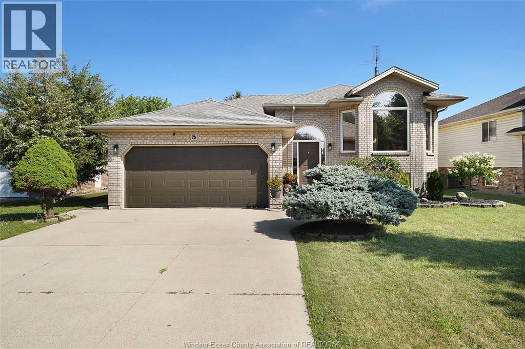 5 Diane D St, Kingsville, ON N0R 1B0