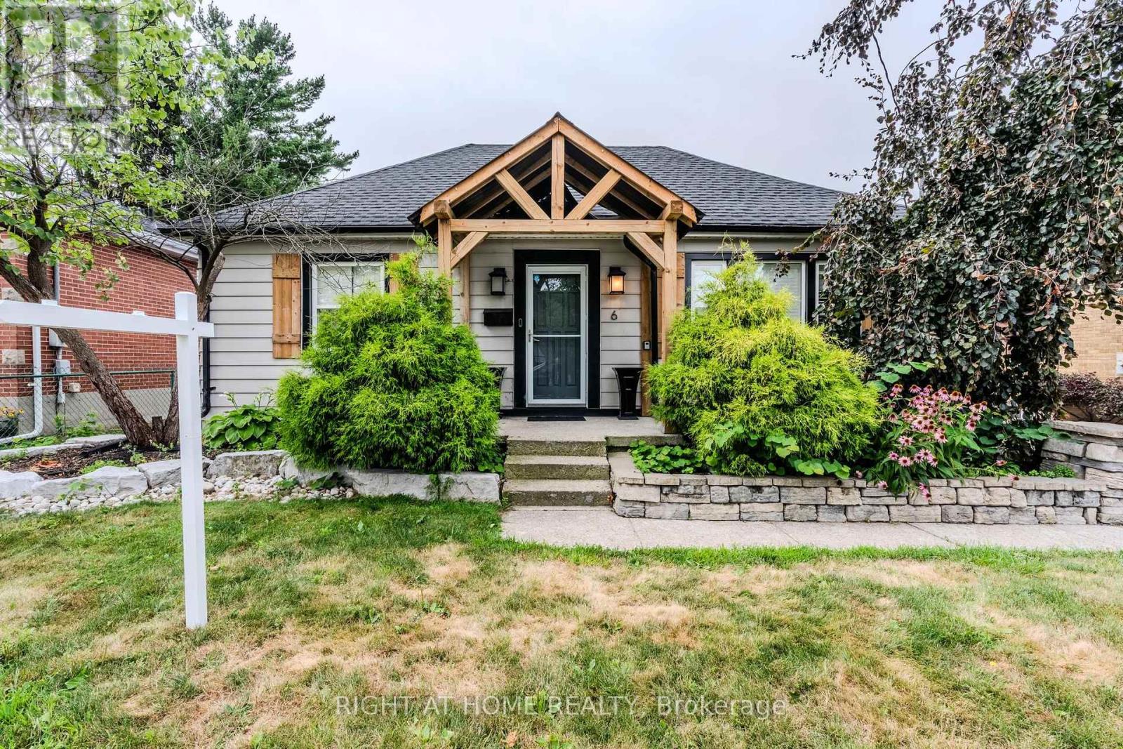 6 Sussex Ave, Brantford, ON N3R 2G6