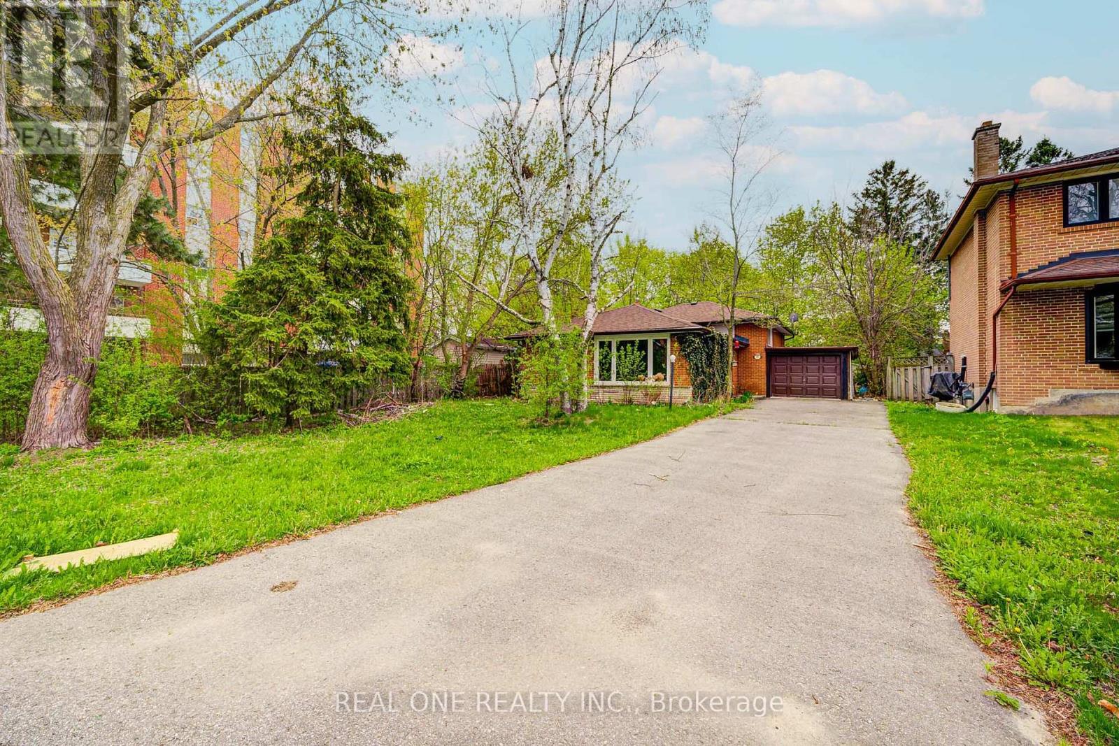 68 Laverock Ave, Richmond Hill, ON L4C 4J4