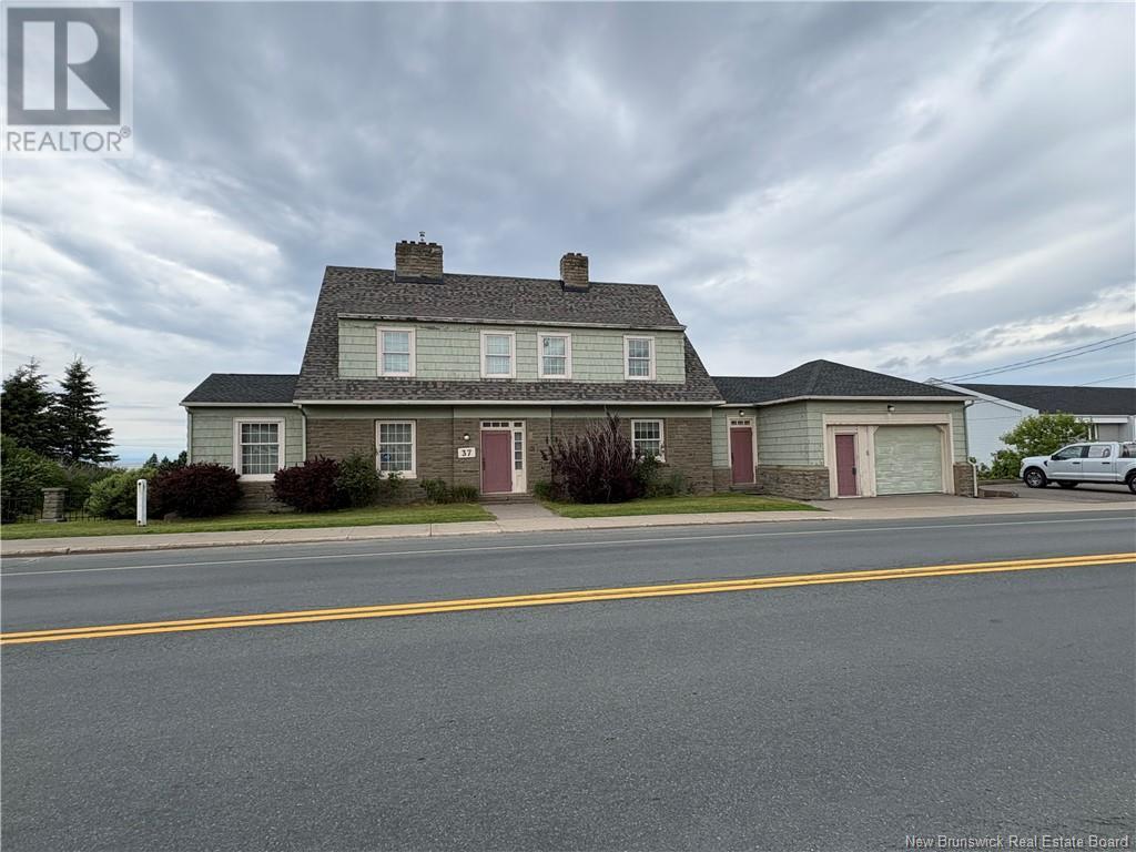 37 St Pierre Blvd, Caraquet, NB E1W 1B6