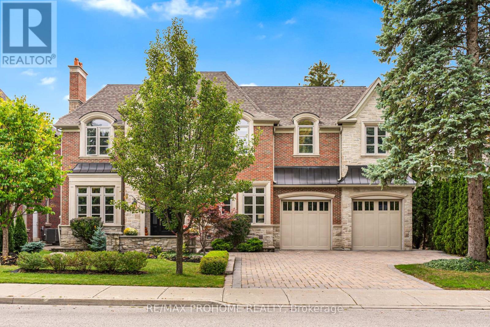 38 Park Cres, Richmond Hill, ON L4E 3J4