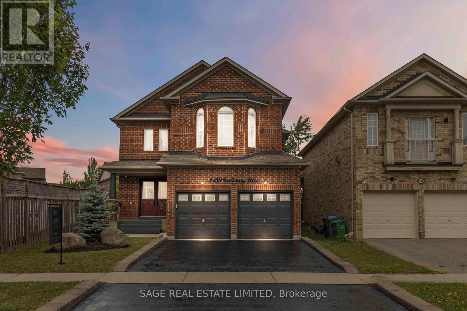 4159 Castlebury St, Mississauga, ON L5V 3C4