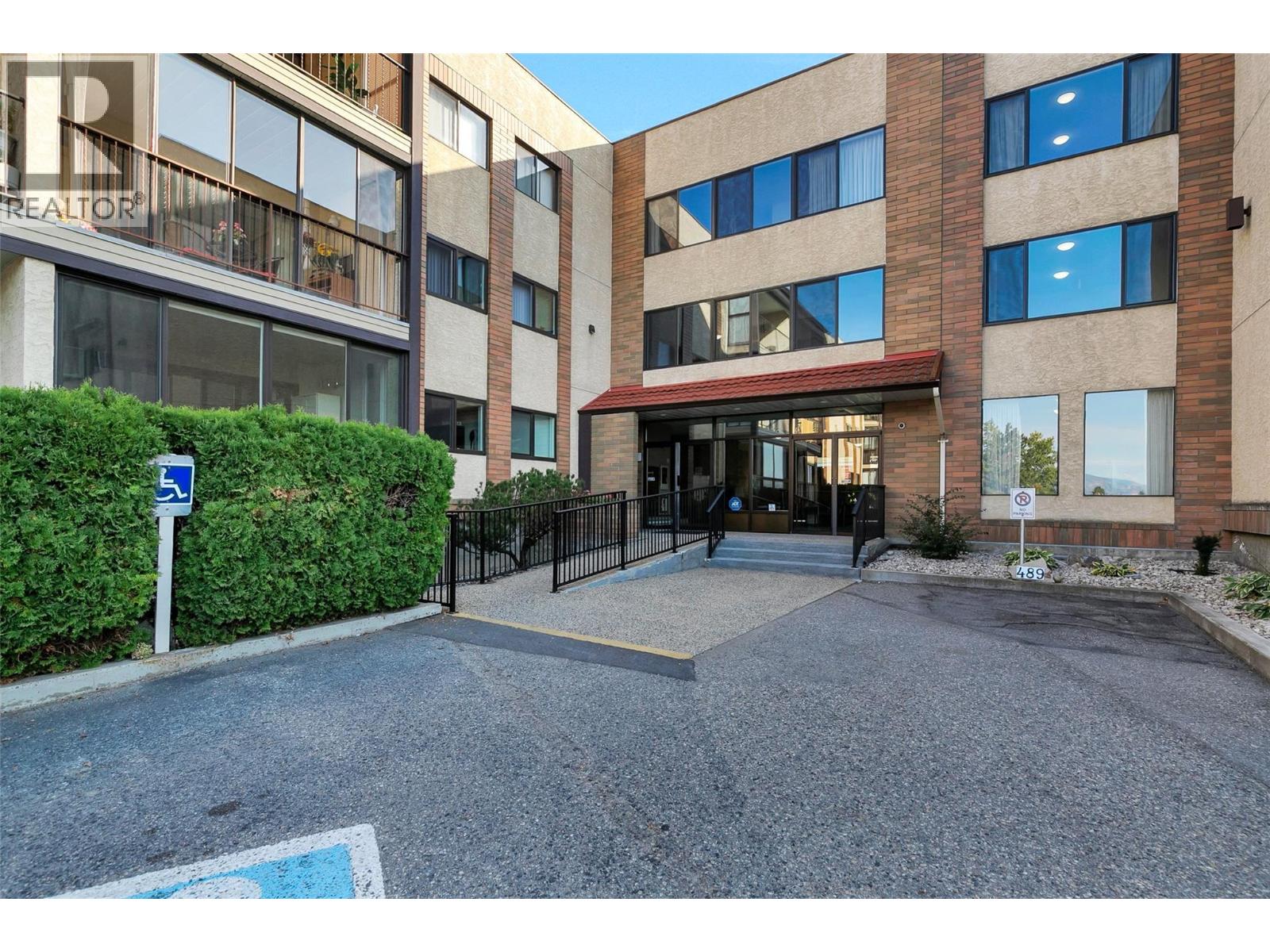 489 Hwy 33 Highway Unit 208, Kelowna, BC V1X 1Y2