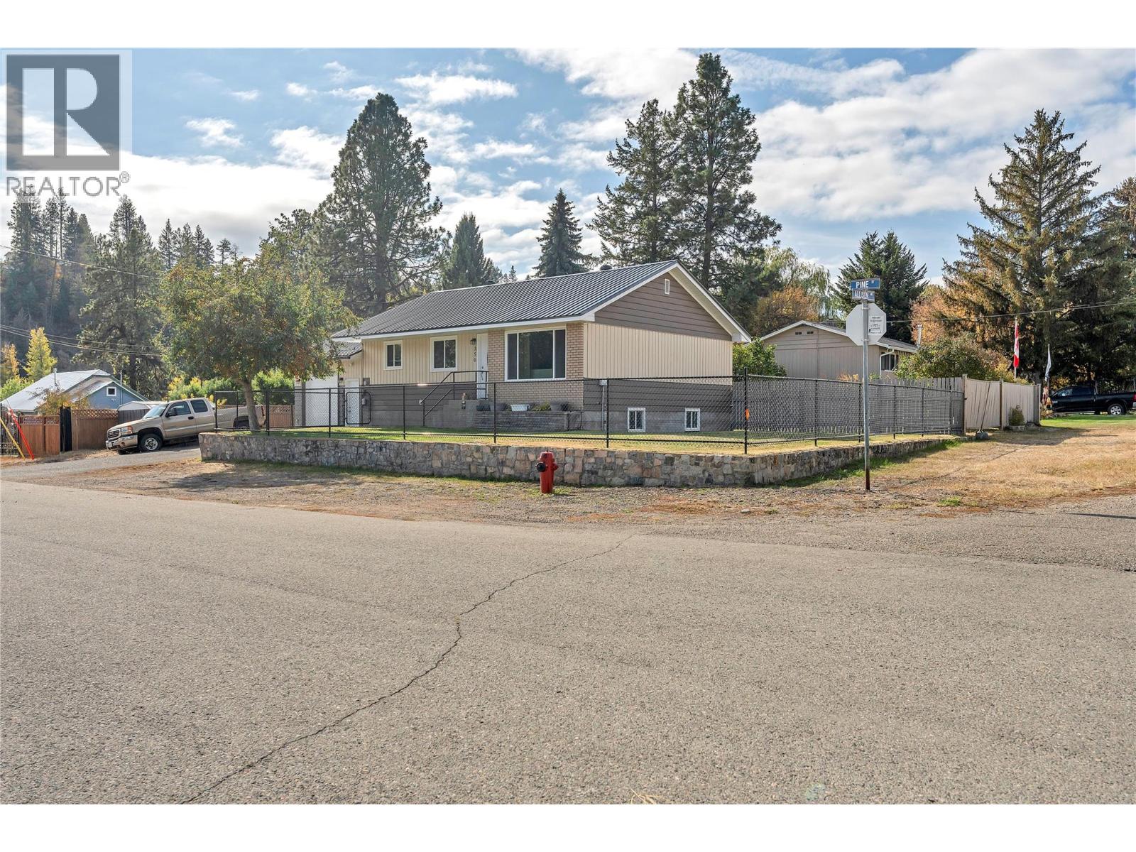 350 Pine St, Princeton, BC V0X 1W0