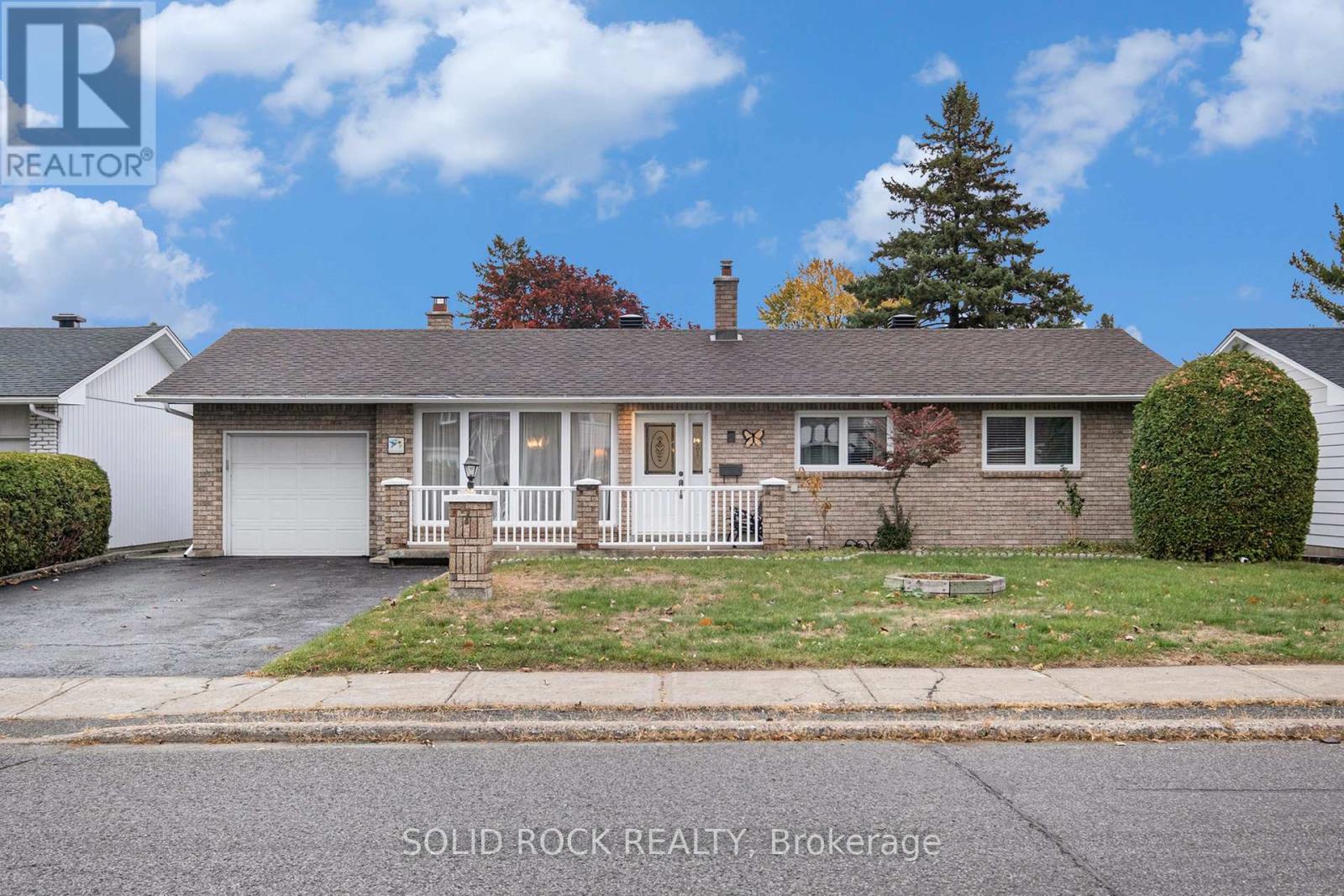 7 Conover St, Ottawa, ON K2G 0Z2