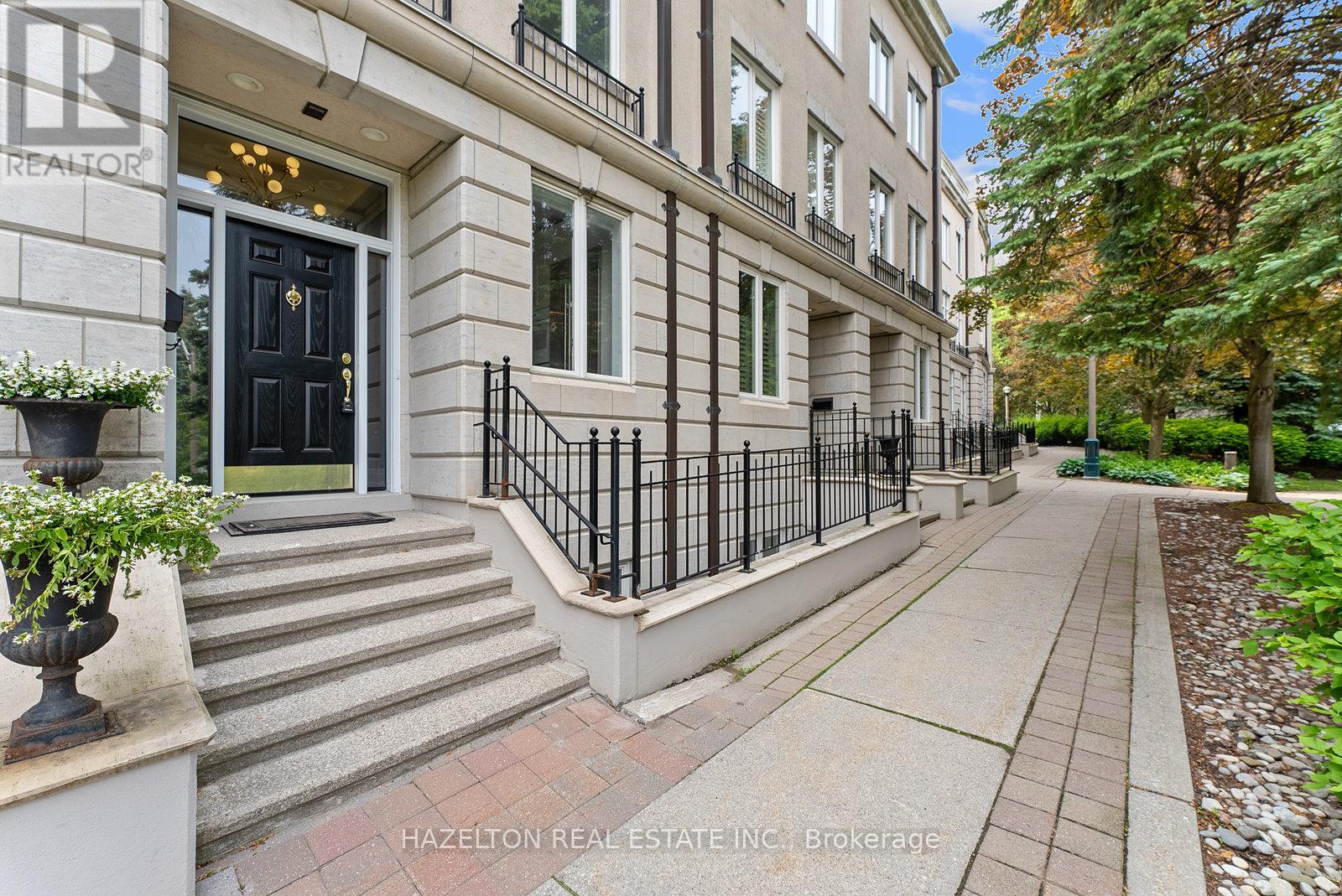258 Spadina Rd, Toronto, ON M5R 2V1
