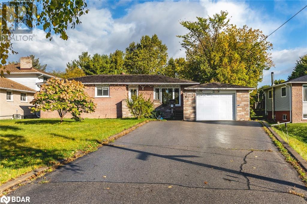 215 Phillips St, Barrie, ON L4N 3V2