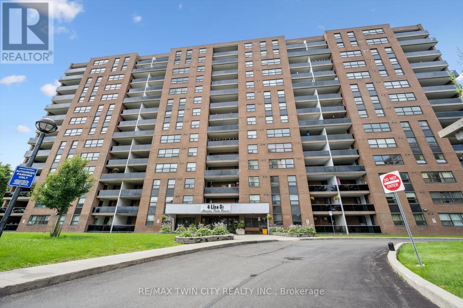 707 4 Lisa St, Brampton, ON L6T 4B6