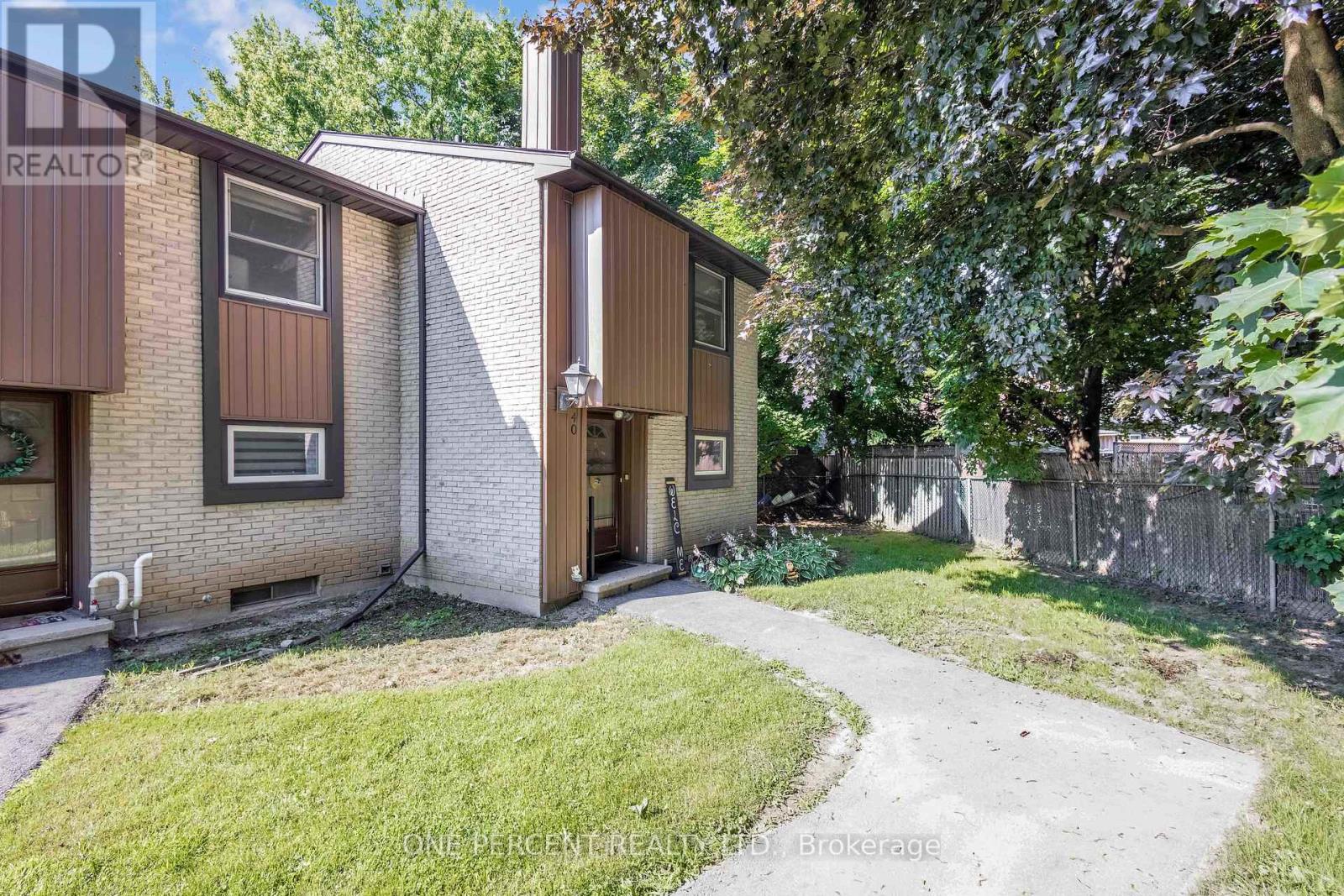 40 215 Glamis Rd, Cambridge, ON N1R 6V8
