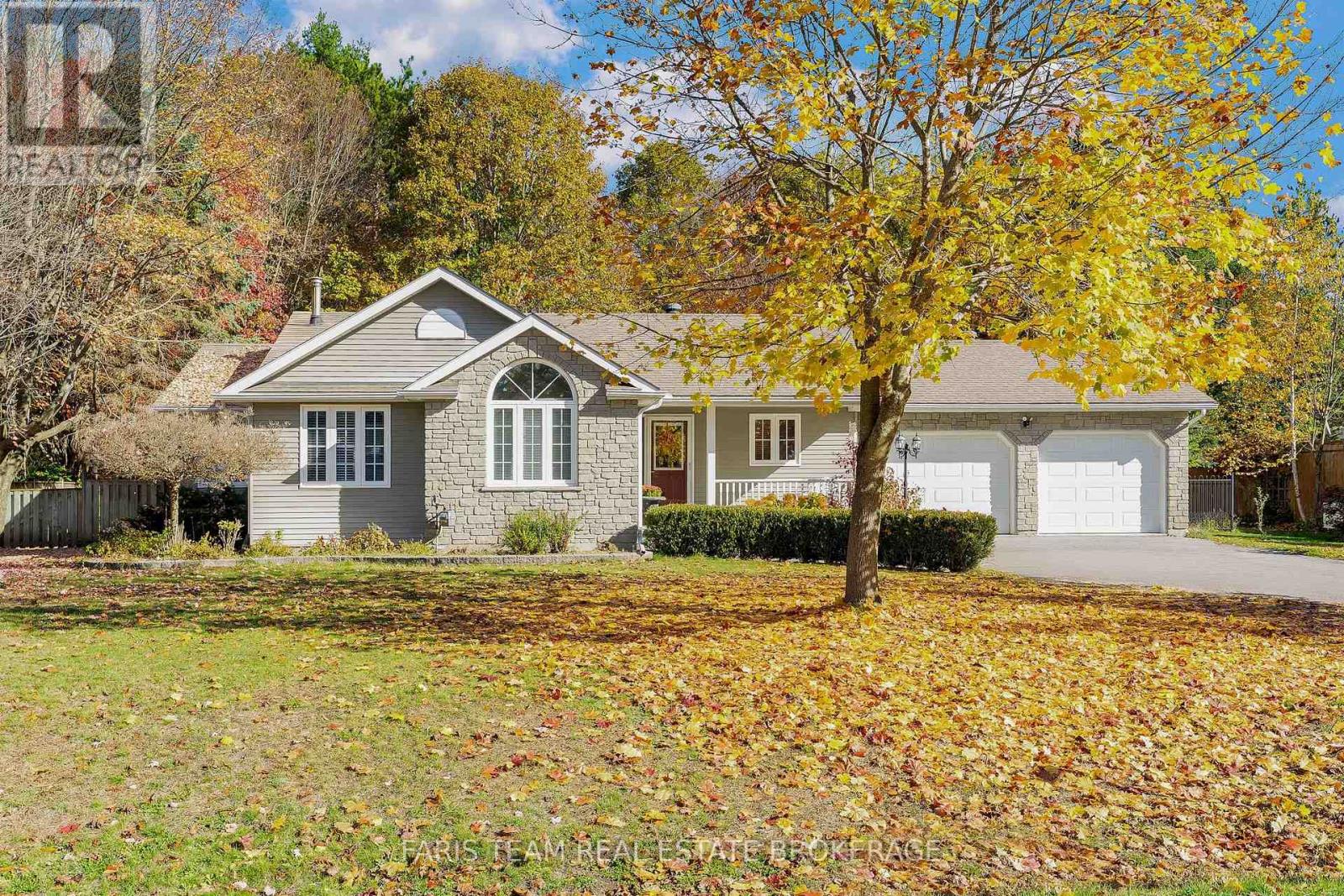 21 Maryjane Rd, Tiny, ON L0L 2T0