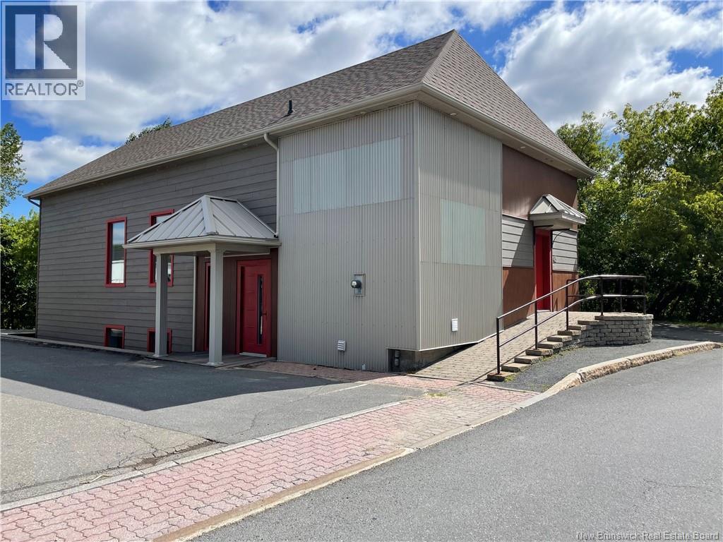 45 Emmerson St, Edmundston, NB E3V 1R9