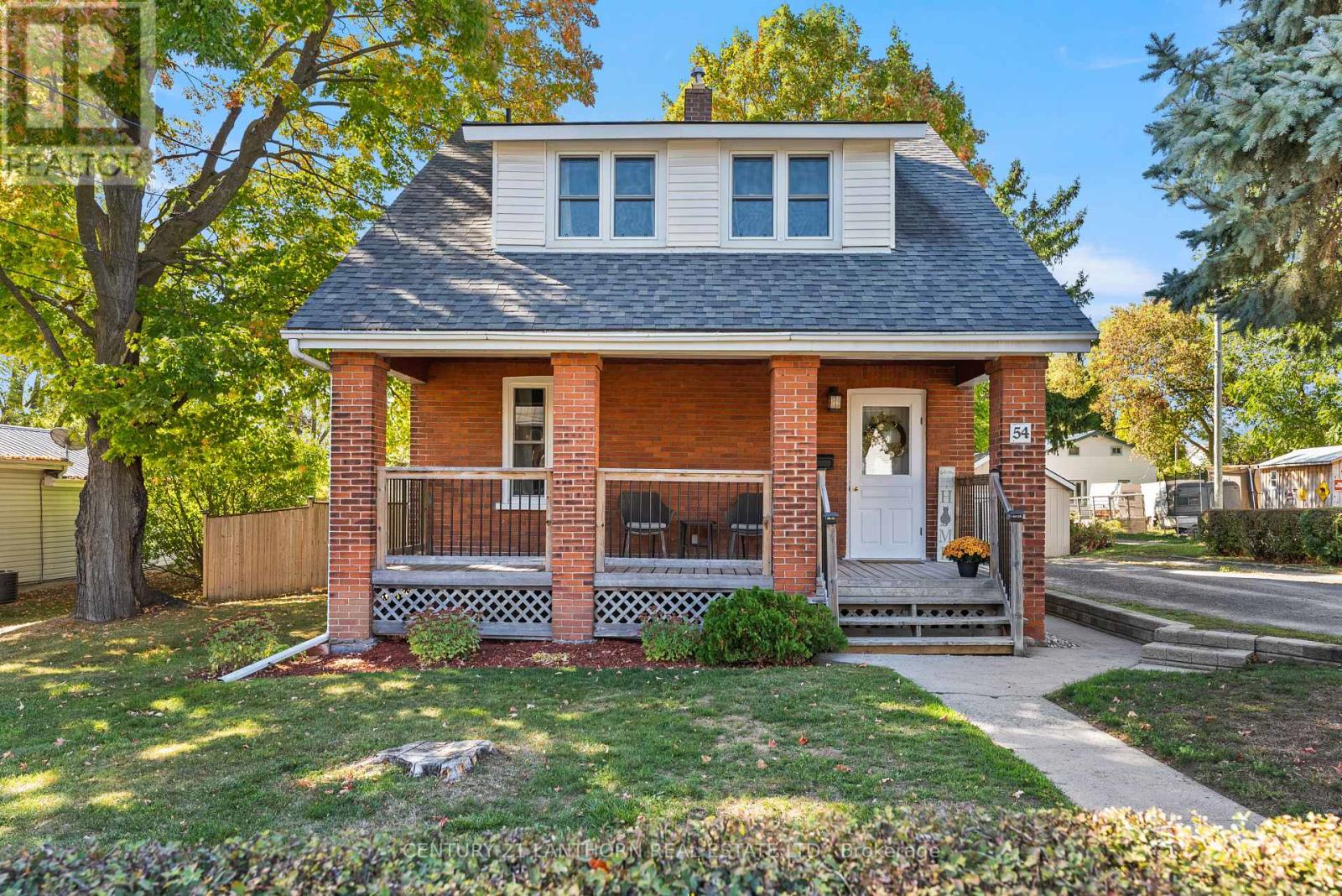 54 Prince Of Wales Dr, Belleville, ON K8P 2T7