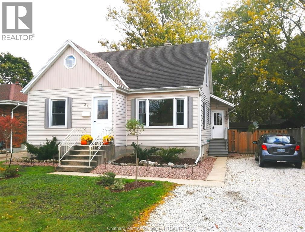 26 Tweedsmuir Ave E, Chatham, ON N7M 3Z5