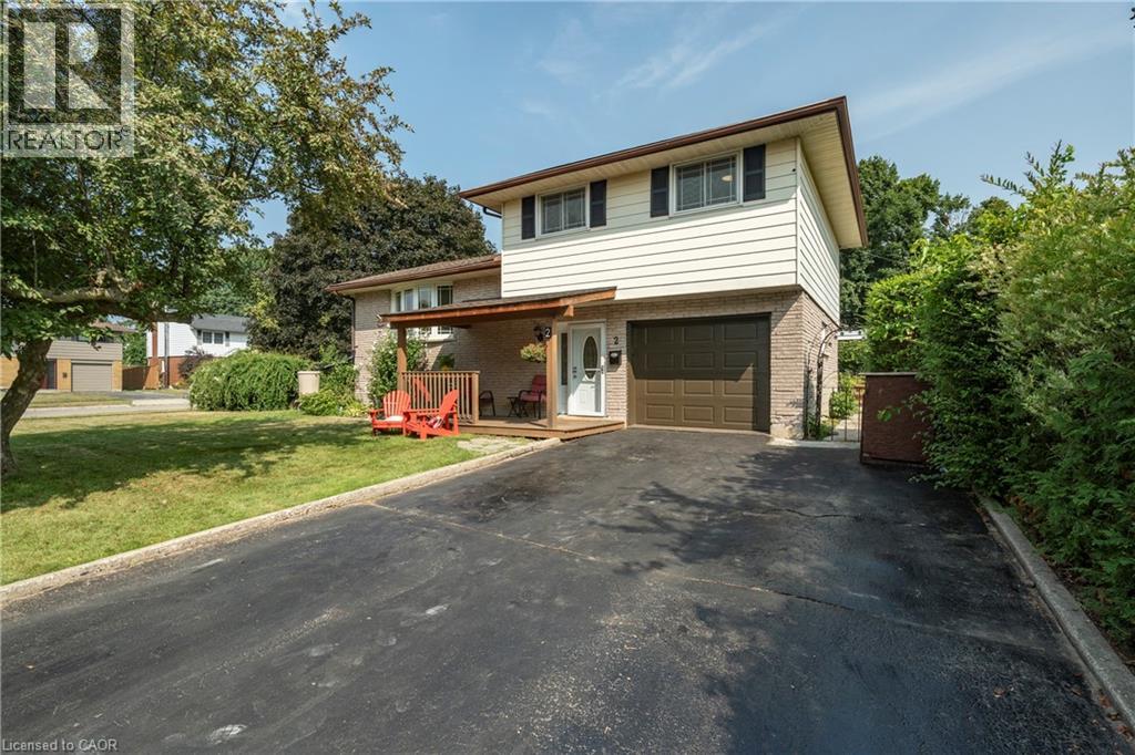 2 Lester Pl, Cambridge, ON N1R 2P9