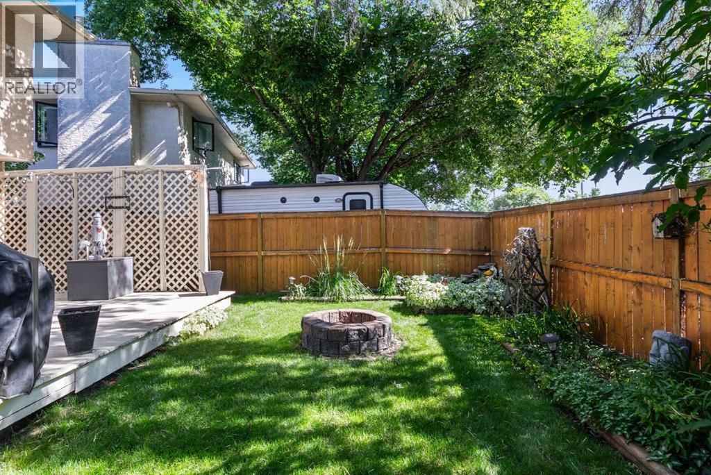 212 Mckerrell Way SE, Calgary, AB T2Z 1N8